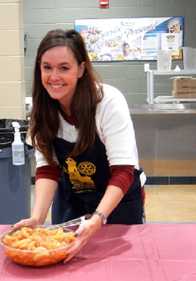 Rotarian Preparing food for their seasonal children event 